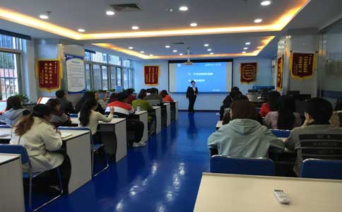 論干洗加盟市場(chǎng)，潔希亞怎么樣?