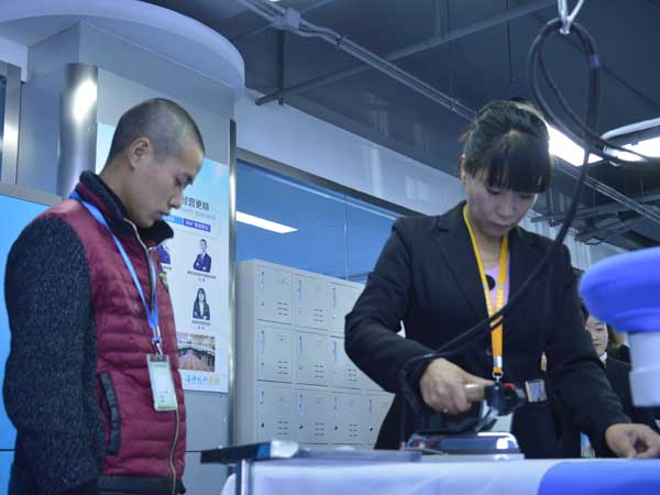 潔希亞干洗店加盟，開一間干洗店成本是多少