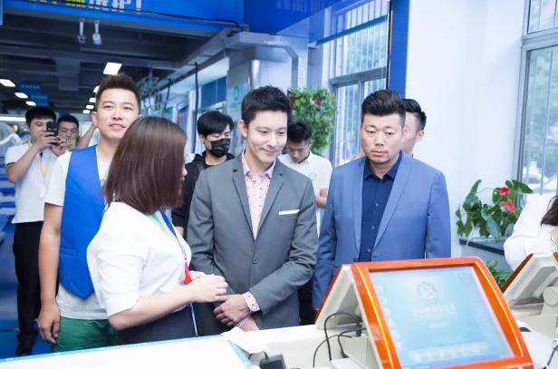 潔希亞品牌升級發(fā)布會，簽約影視明星立威廉！