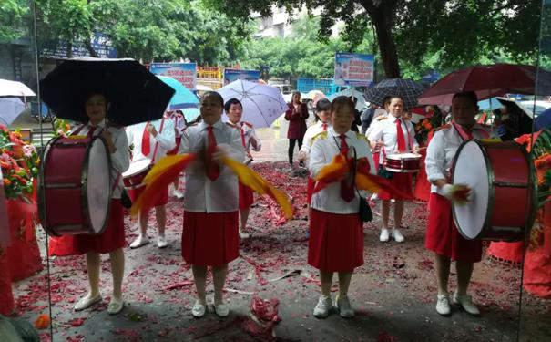 女性選擇加盟干洗衣服店都有哪些優(yōu)勢(shì)