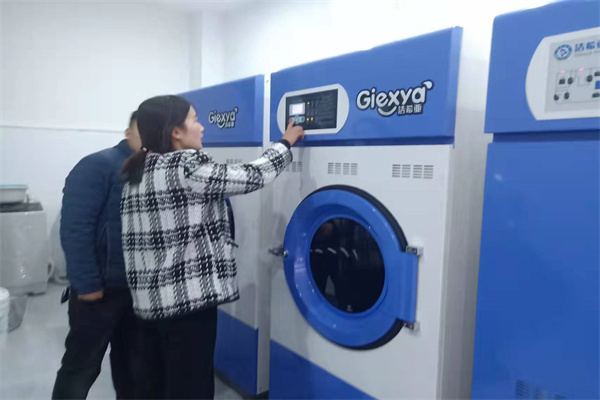 哪個(gè)品牌的干洗設(shè)備比較好